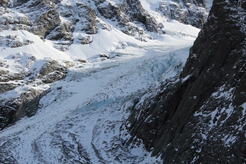 Vue rapprochée sur les seracs du Cameron glacier